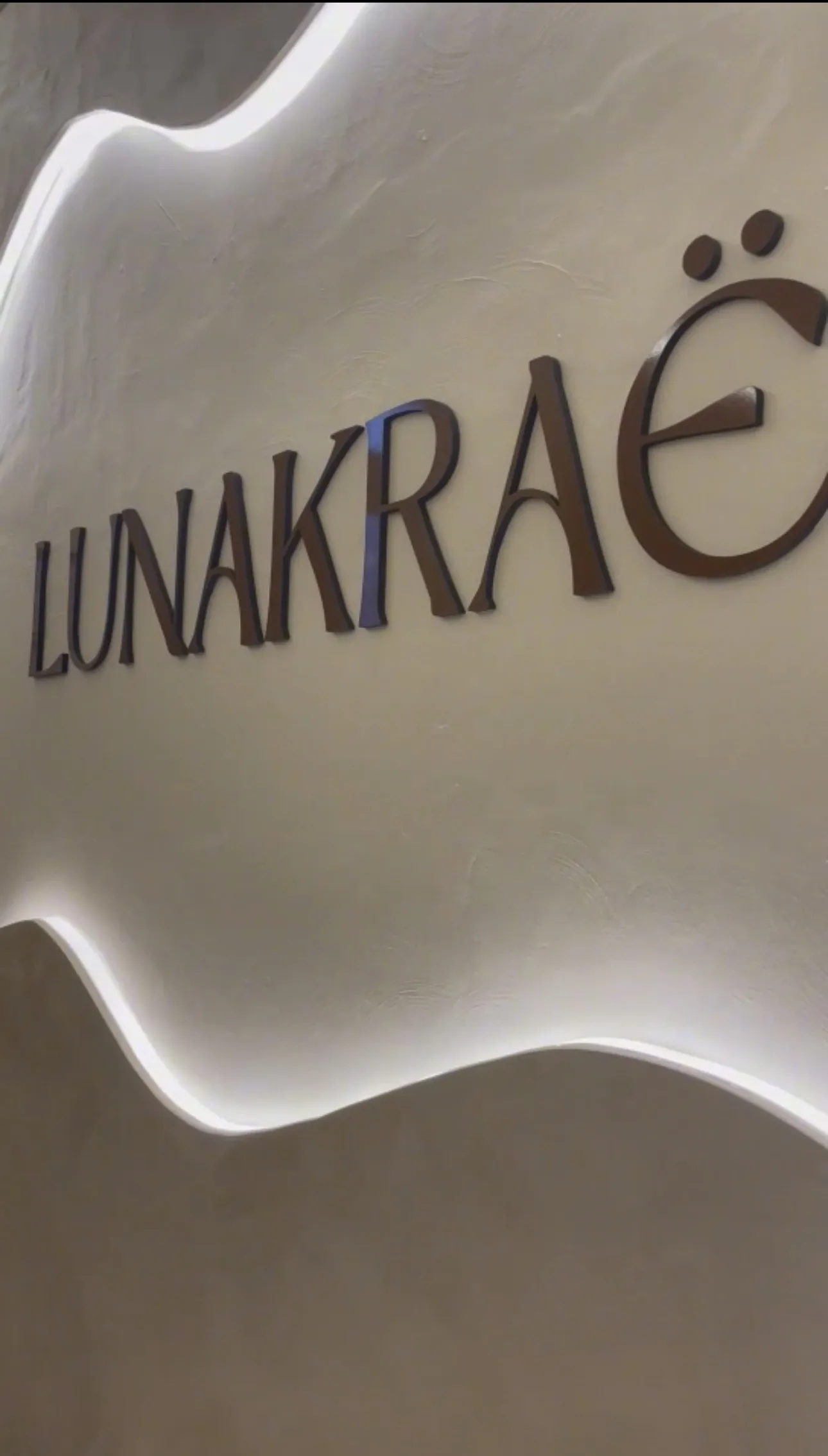 Inès, fondatrice de Lunakraë à Draguignan